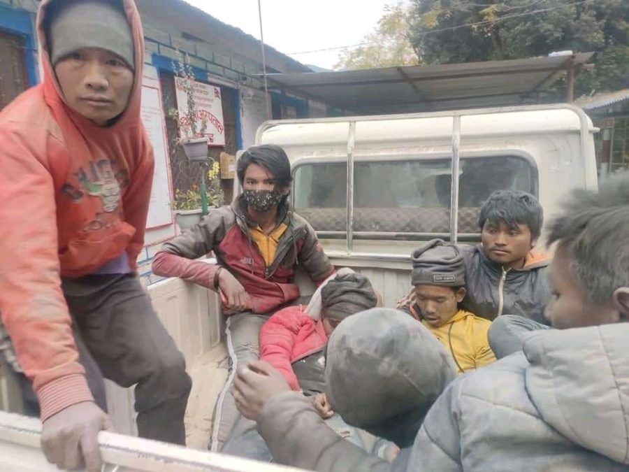 बझाङमा टिपर दुर्घटना हुँदा २ जनाको मृत्यु ,३ जना घइते