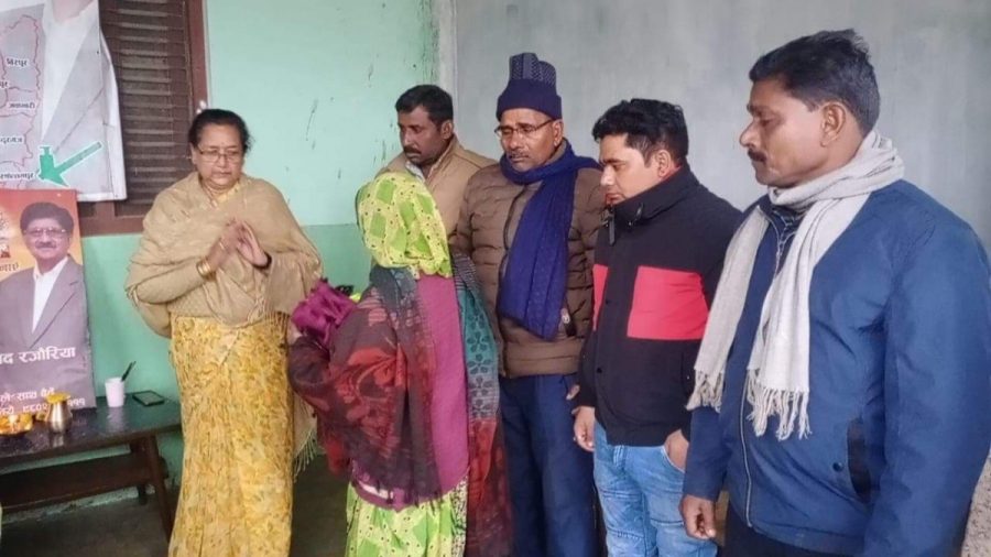 कृष्णनगरका रजौरियाको स्मृतिमा कम्बल वितरण