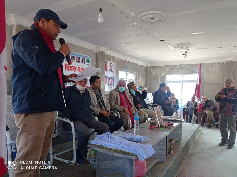 कावासोतिमा नेकपा जिल्ला कमिटी सदस्य सहित १०० बढी  काङ्ग्रेस प्रवेश